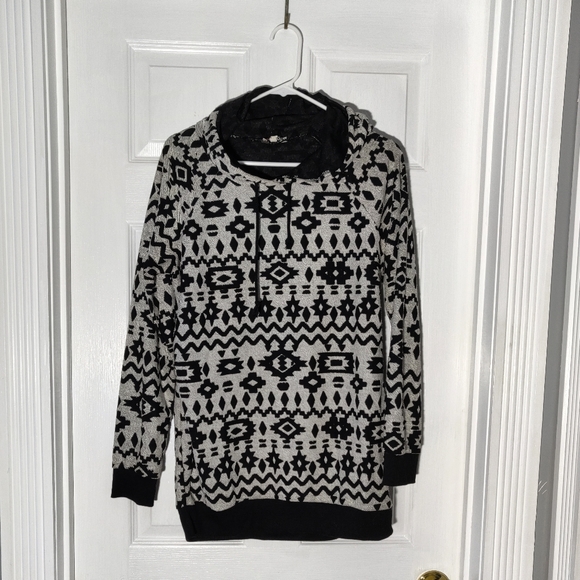 Kiss & Cry Hoodie Tribal Grunge Size Medium - Picture 1 of 4